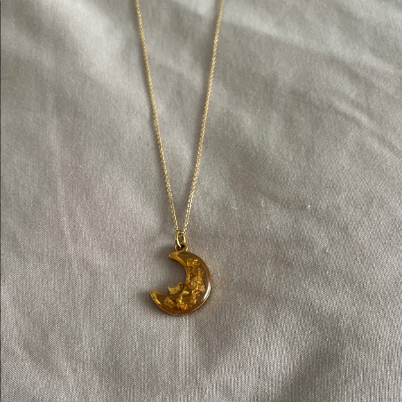Elegant Gold Moon Flowers in Resin Pendant Necklace - Picture 1 of 8